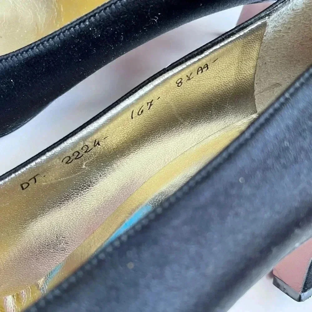 Vintage Salvatore Ferragamo Black Satin Heels Shoes Size 8.5 AA Narrow - Picture 8 of 11